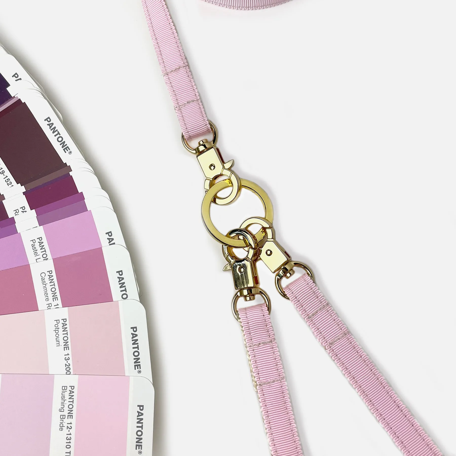 4."Pink Leash Splitter" - Lutii matching leash
