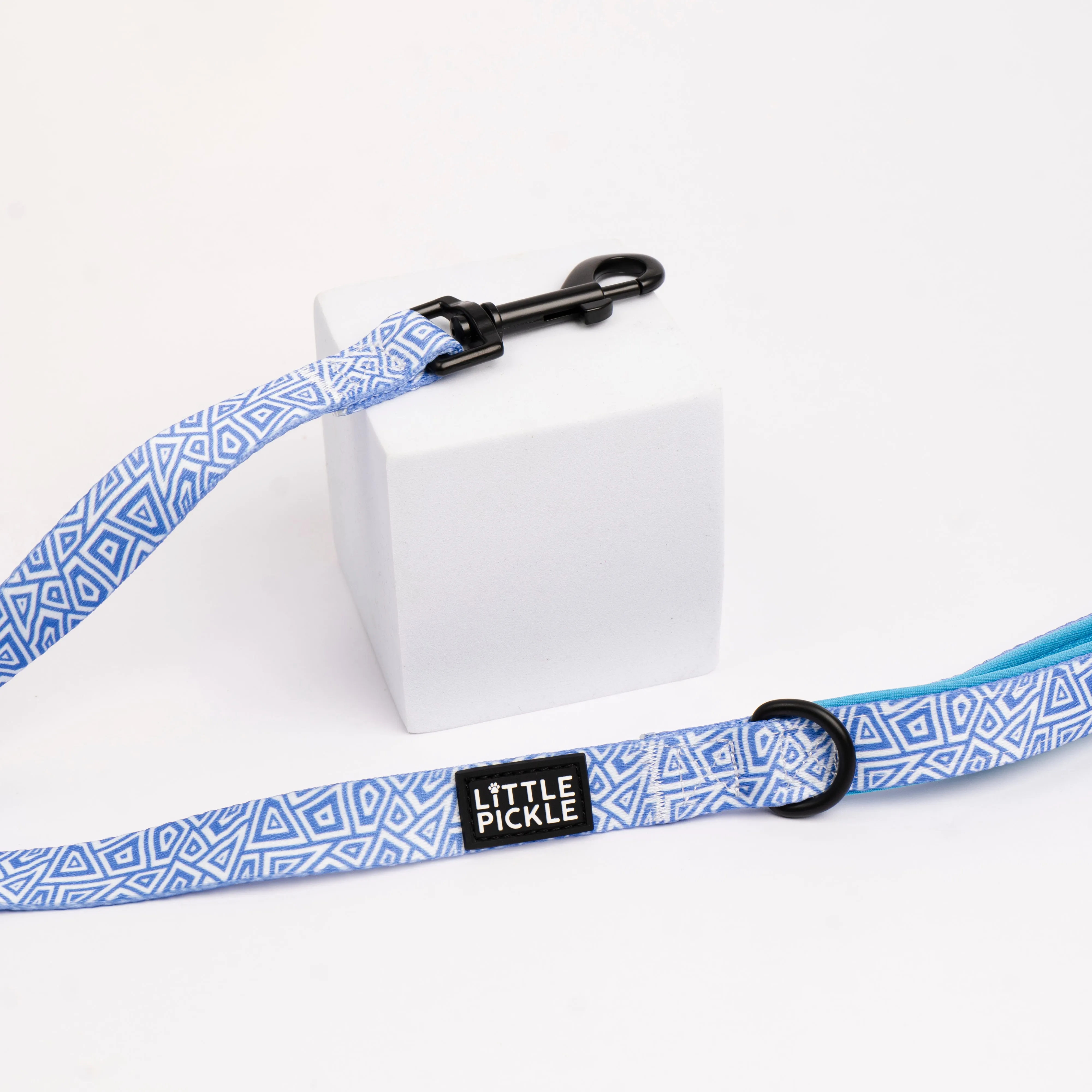 Classic Comfort Leash in Tropical Island Design
