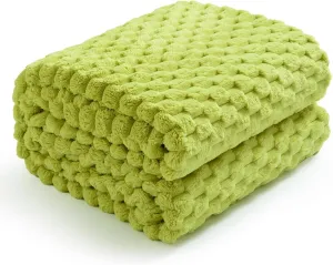Excervent Flannel Fleece Throw Blanket (40x50 inches), Hexagon Jacquard Decorative Fuzzy Warm Blankets for Kids, Super Soft Cozy, Suitable for All Seasons,Light Green