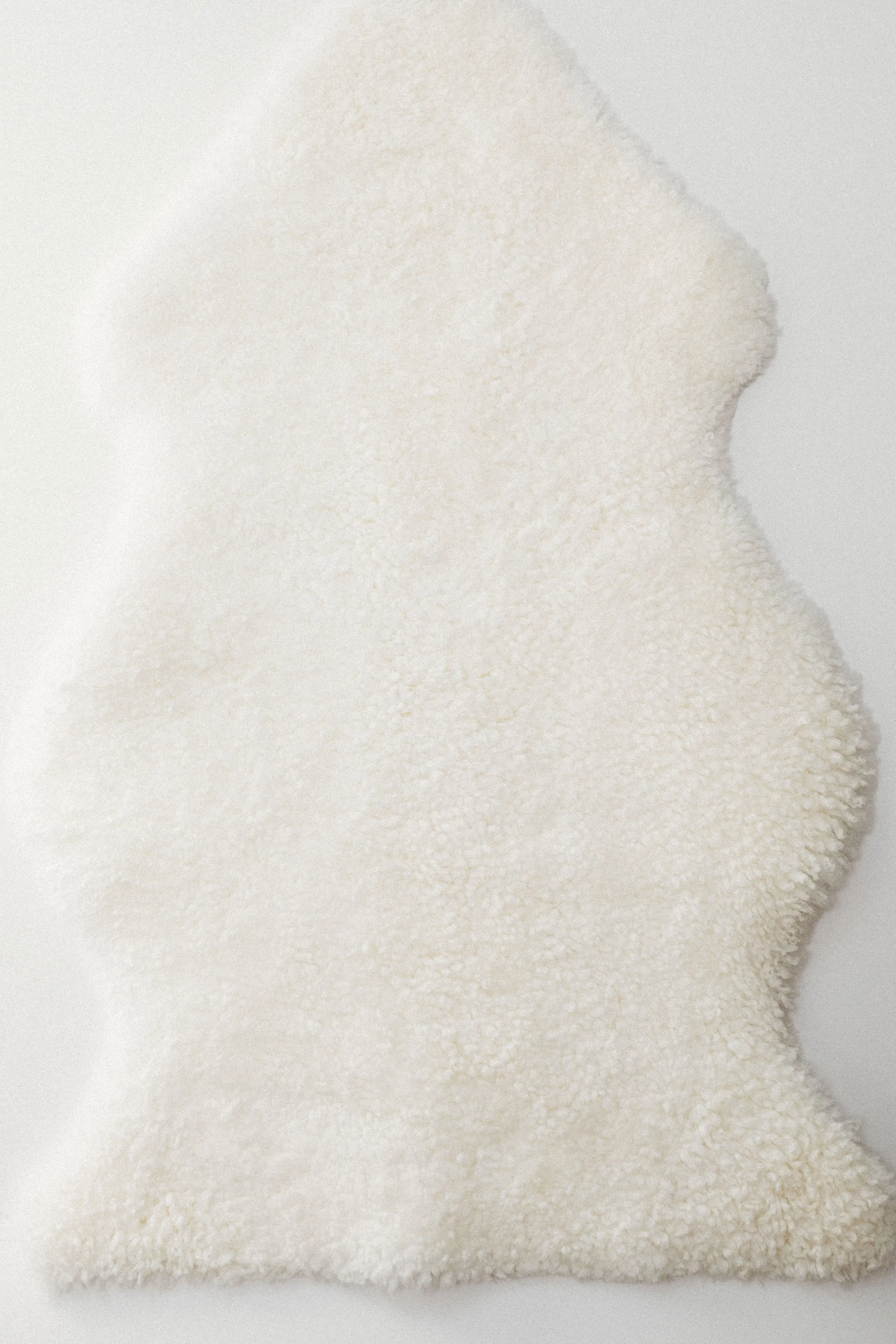Ivory Curls Travel Sheepskin