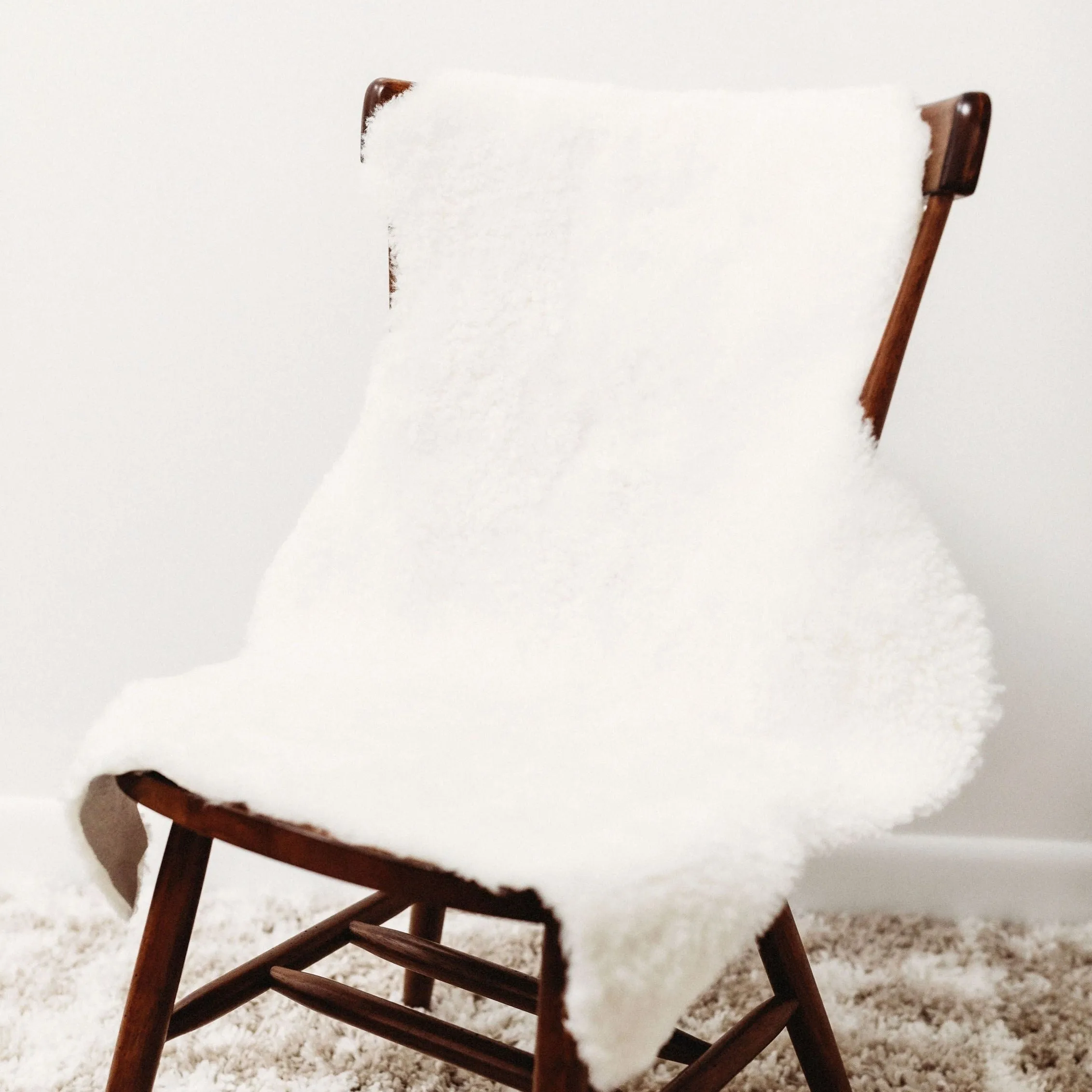 Ivory Curls Travel Sheepskin